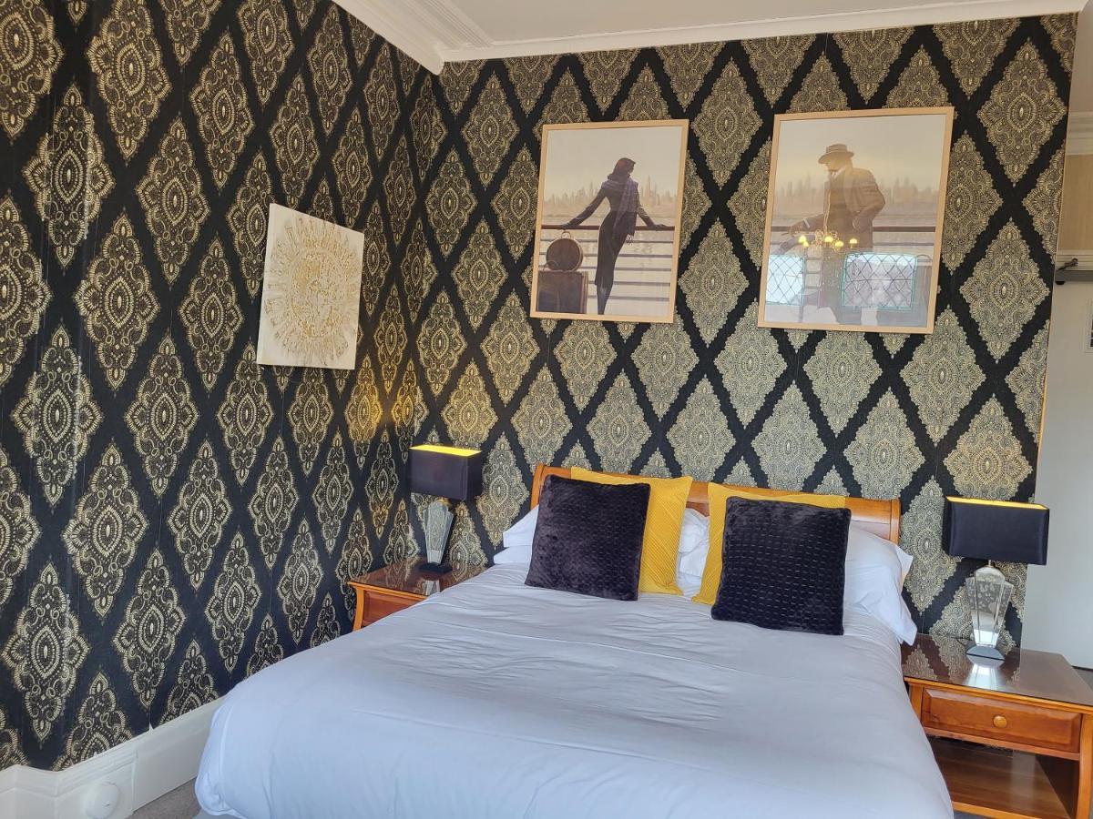 Hotel St George's 3*