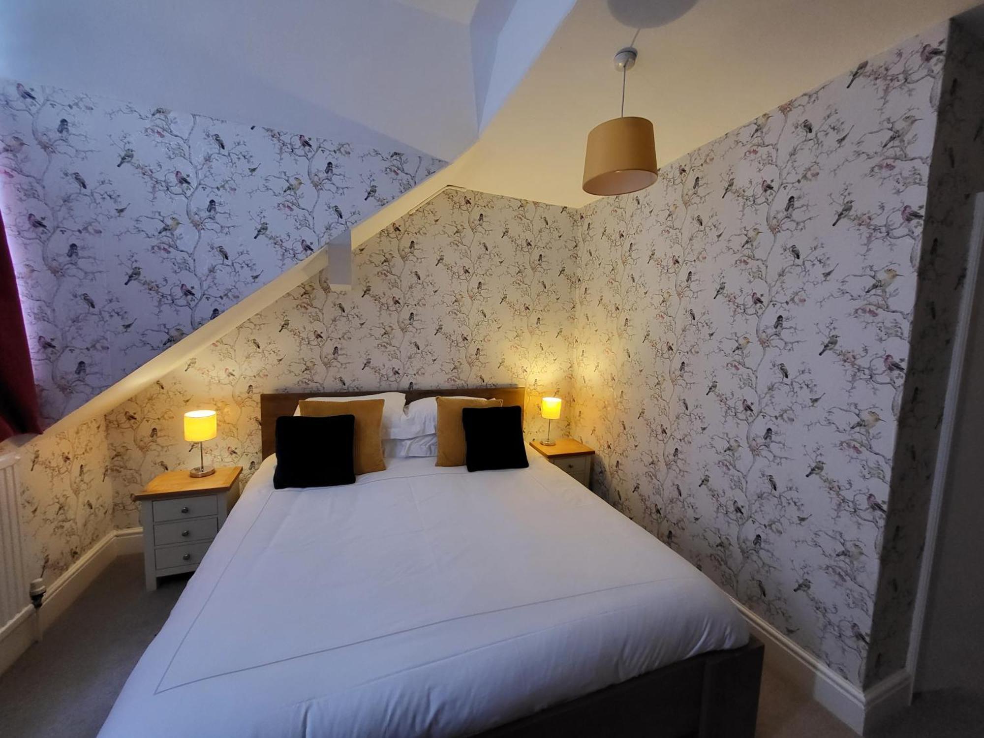 Hotel St George's 3*