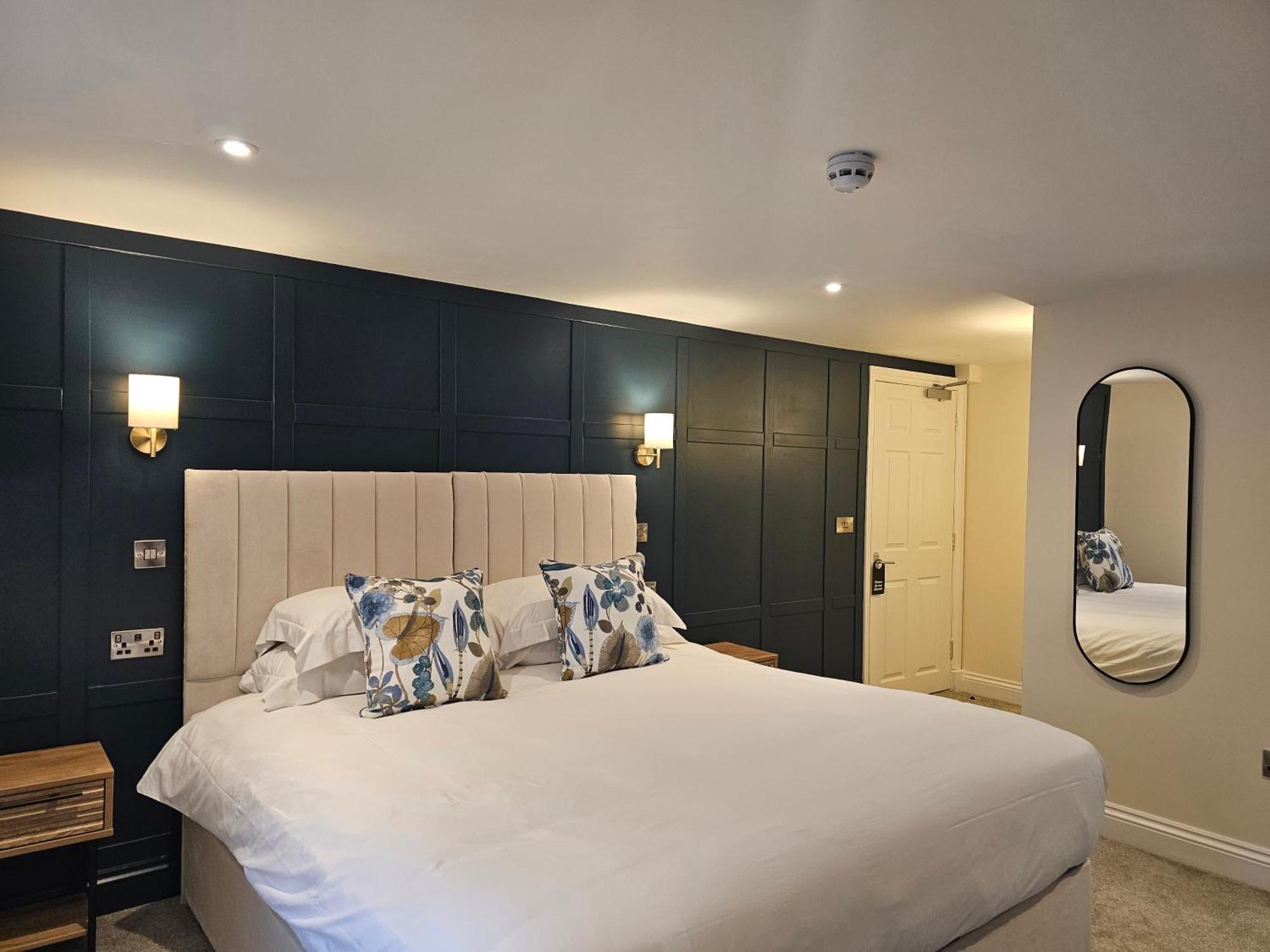 St George's 3*