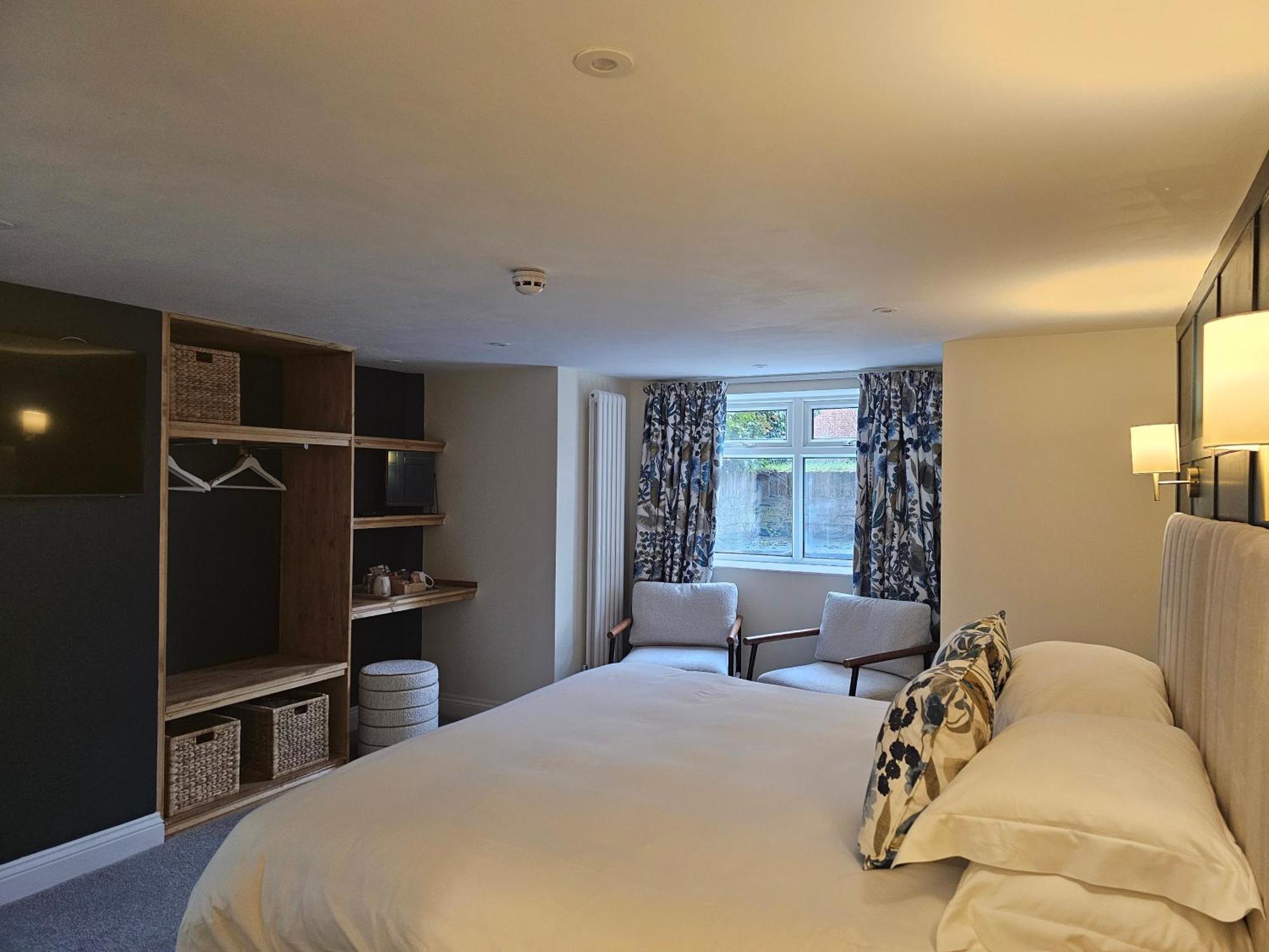 St George's 3*